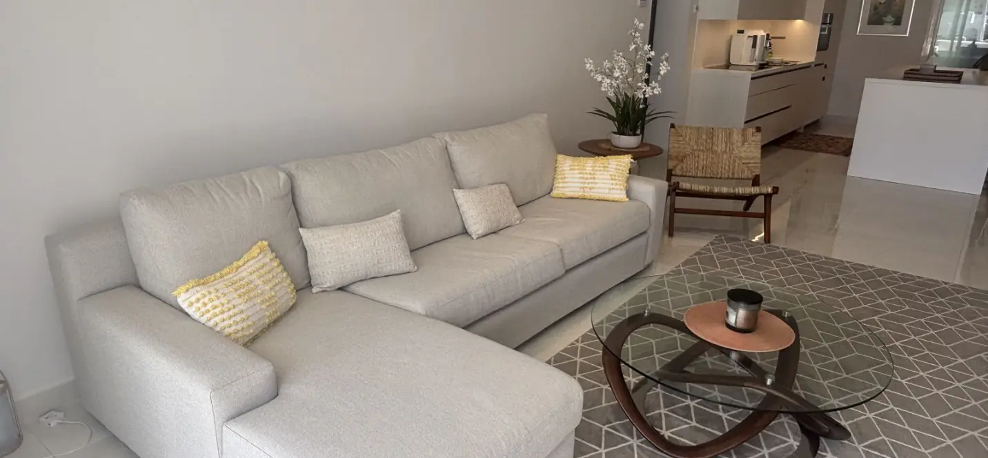 Sale of middle floor apartment in Estepona 4