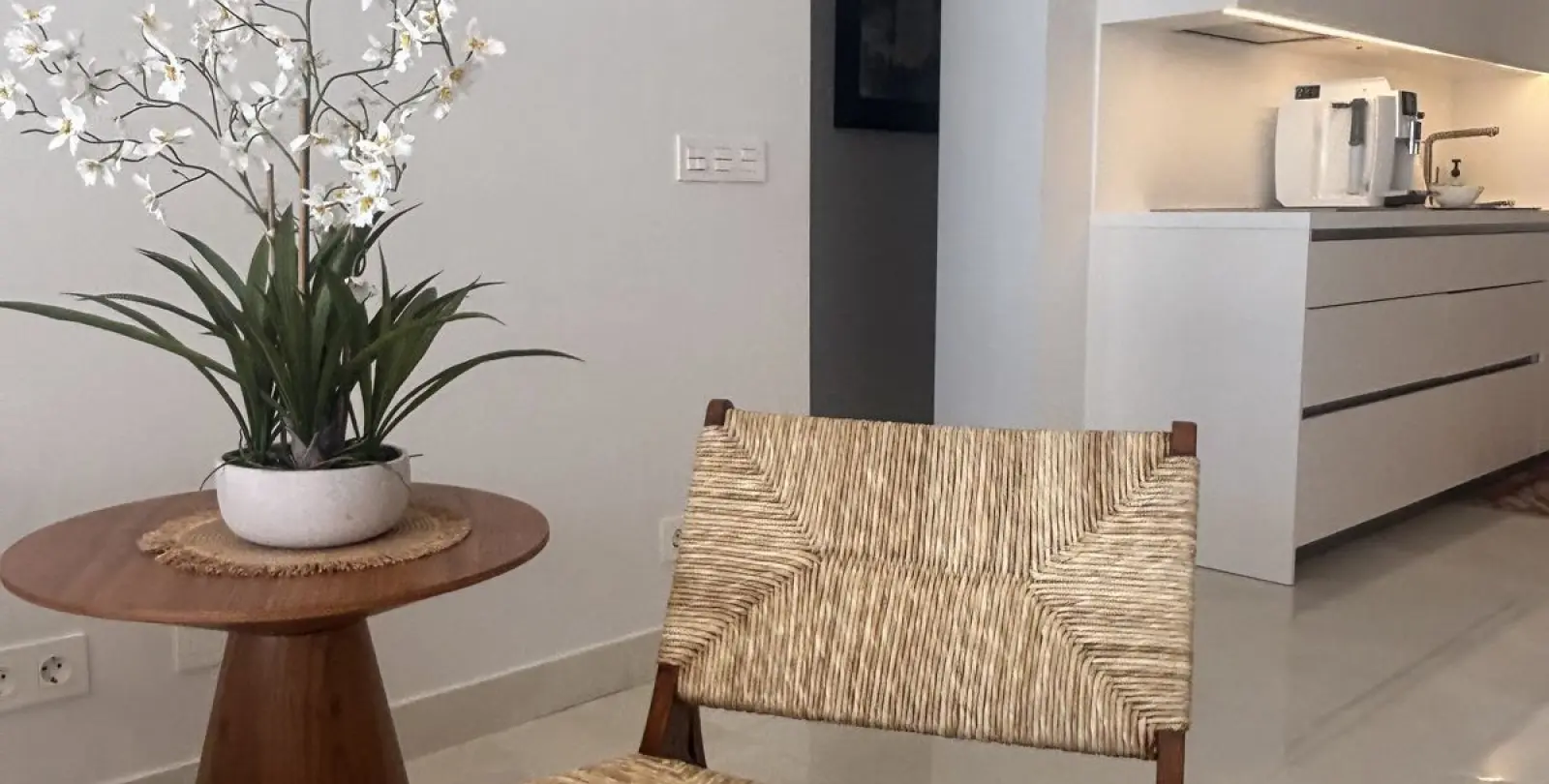 Sale of middle floor apartment in Estepona 6