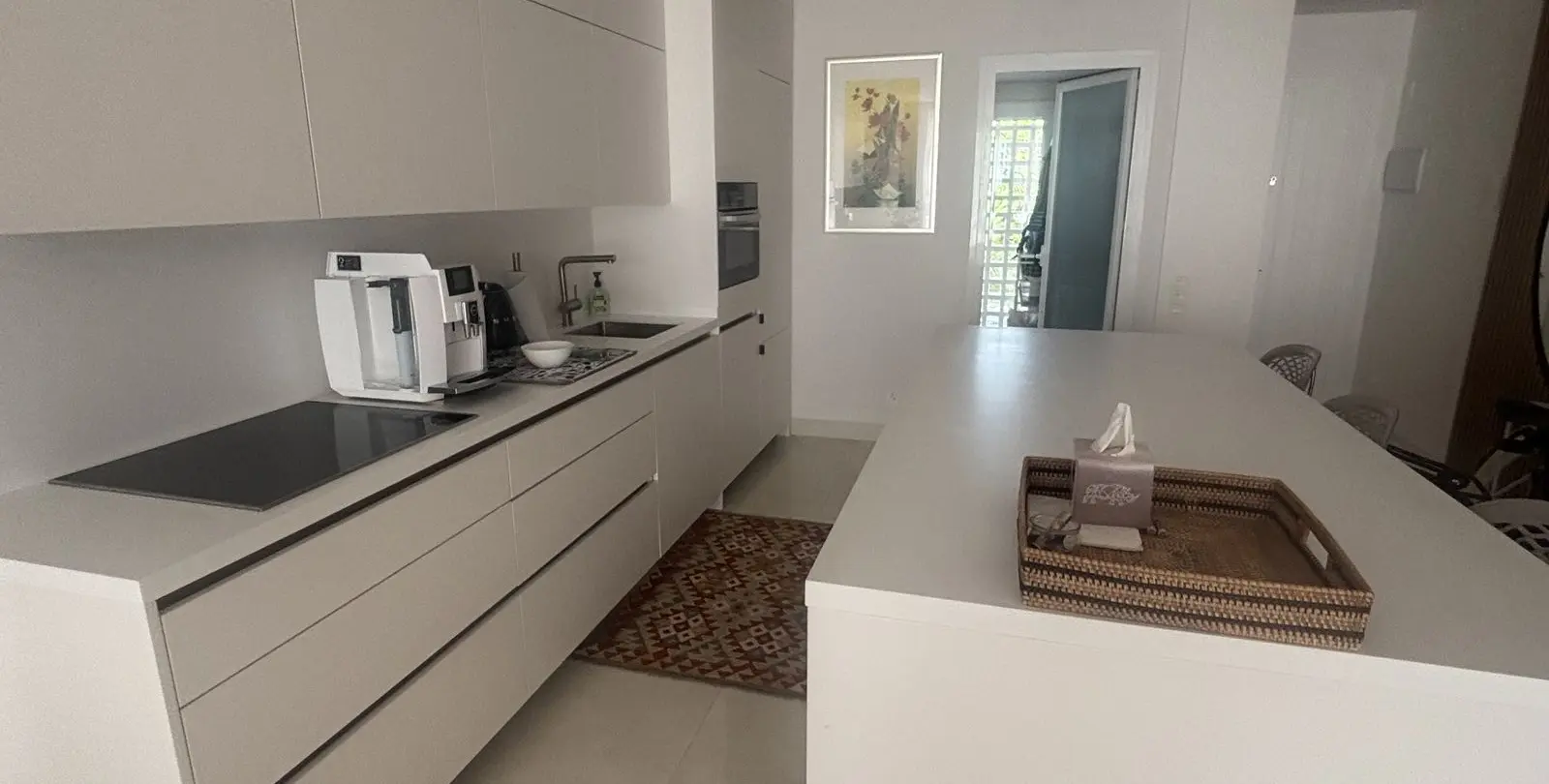 Sale of middle floor apartment in Estepona 7