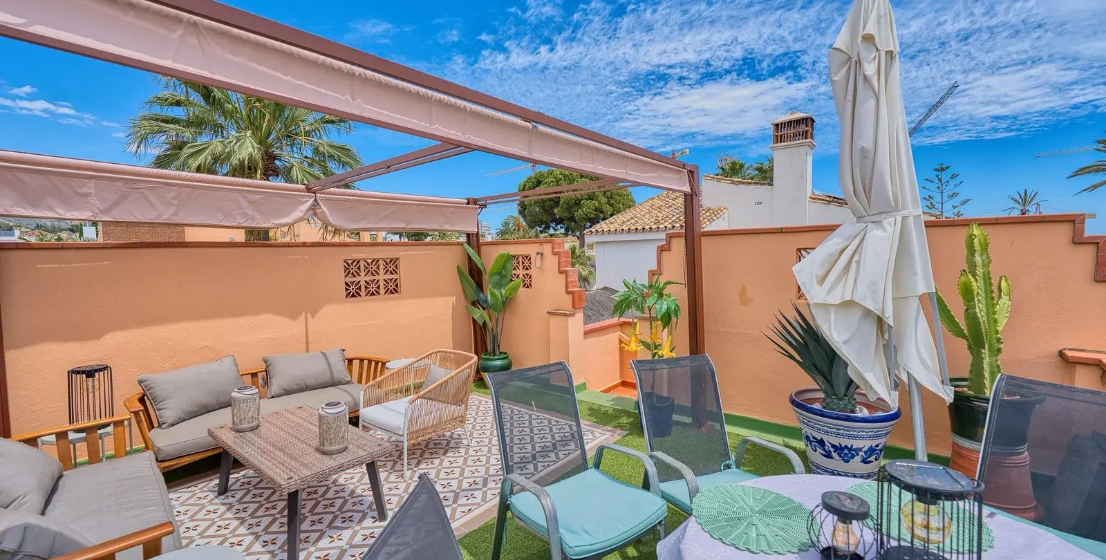 Venta de villa independiente en El Rosario 15
