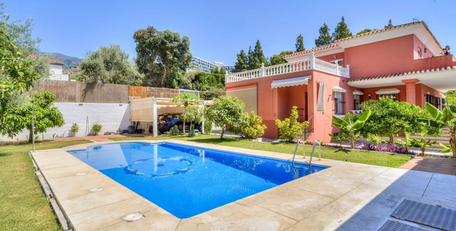Venta de villa independiente en Marbella 2