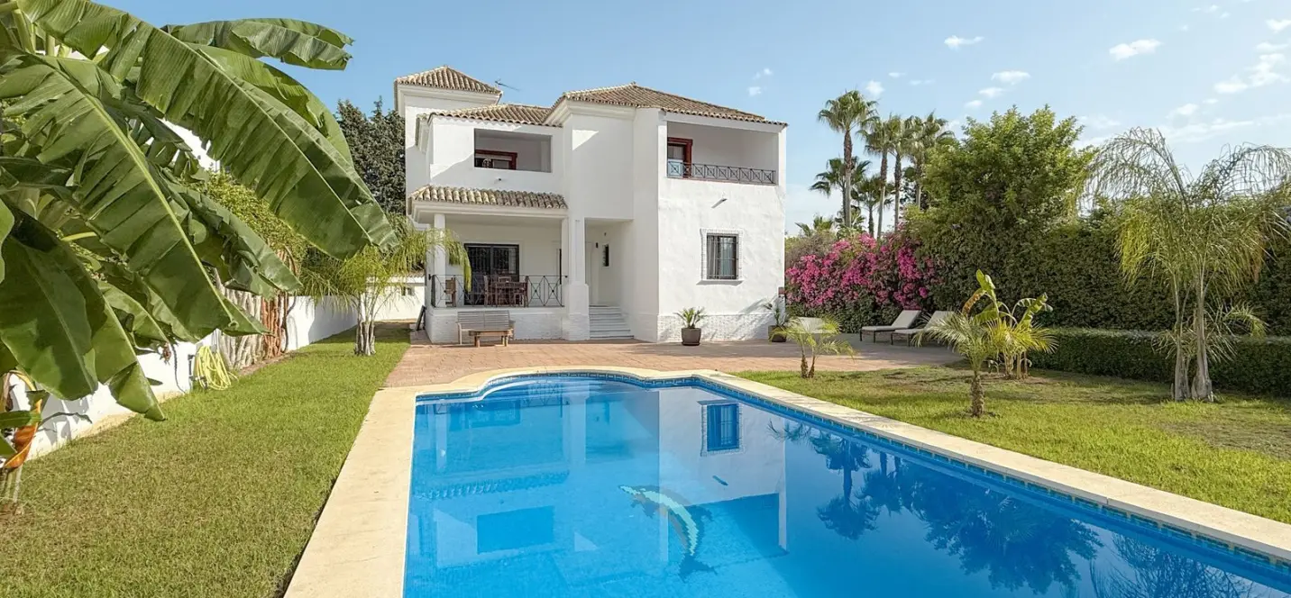 Venta de villa independiente en Guadalmina Baja 0