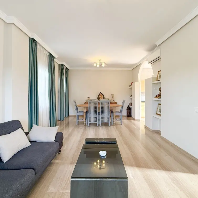 Venta de villa independiente en Guadalmina Baja