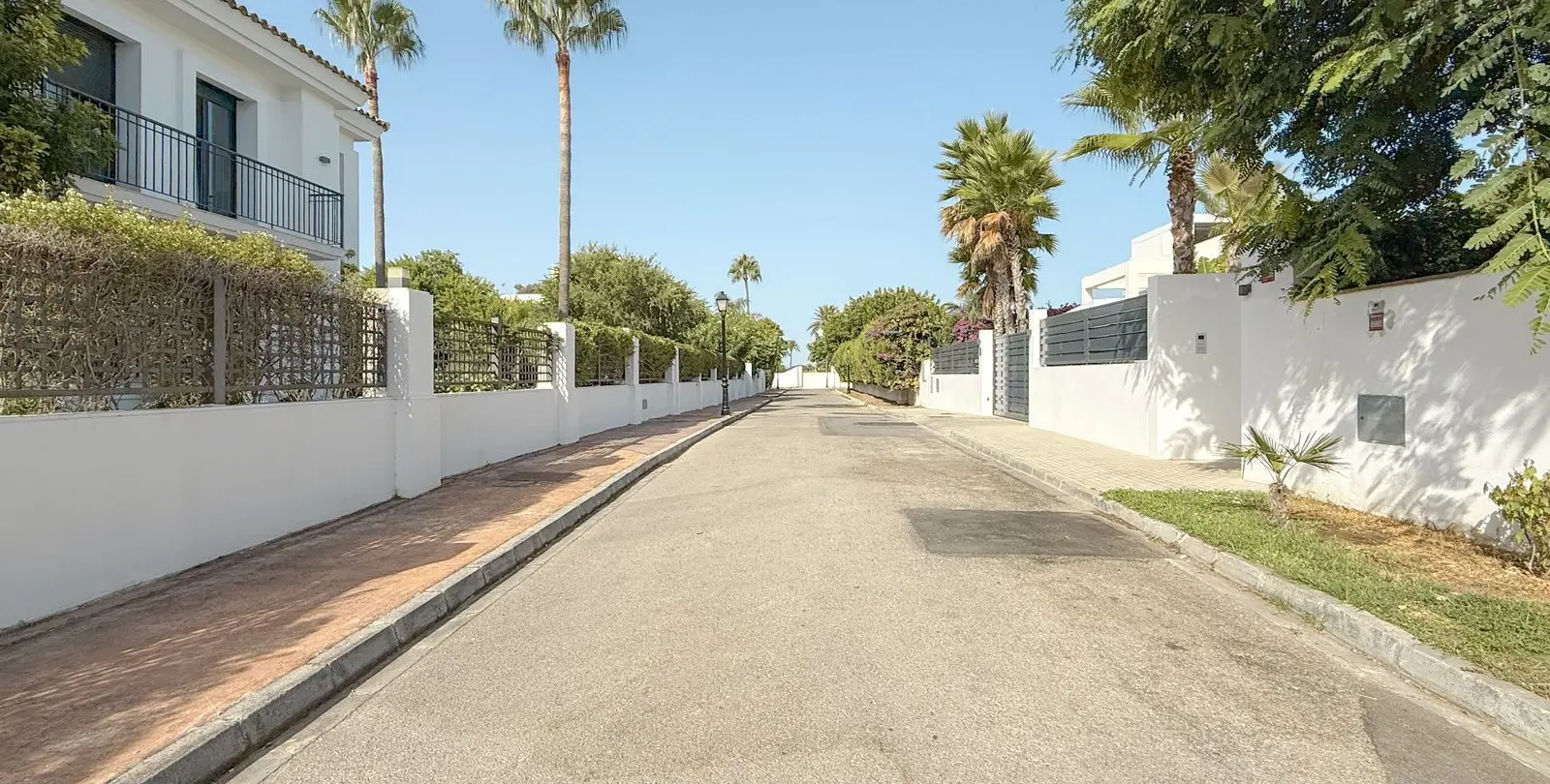 Venta de villa independiente en Guadalmina Baja 43