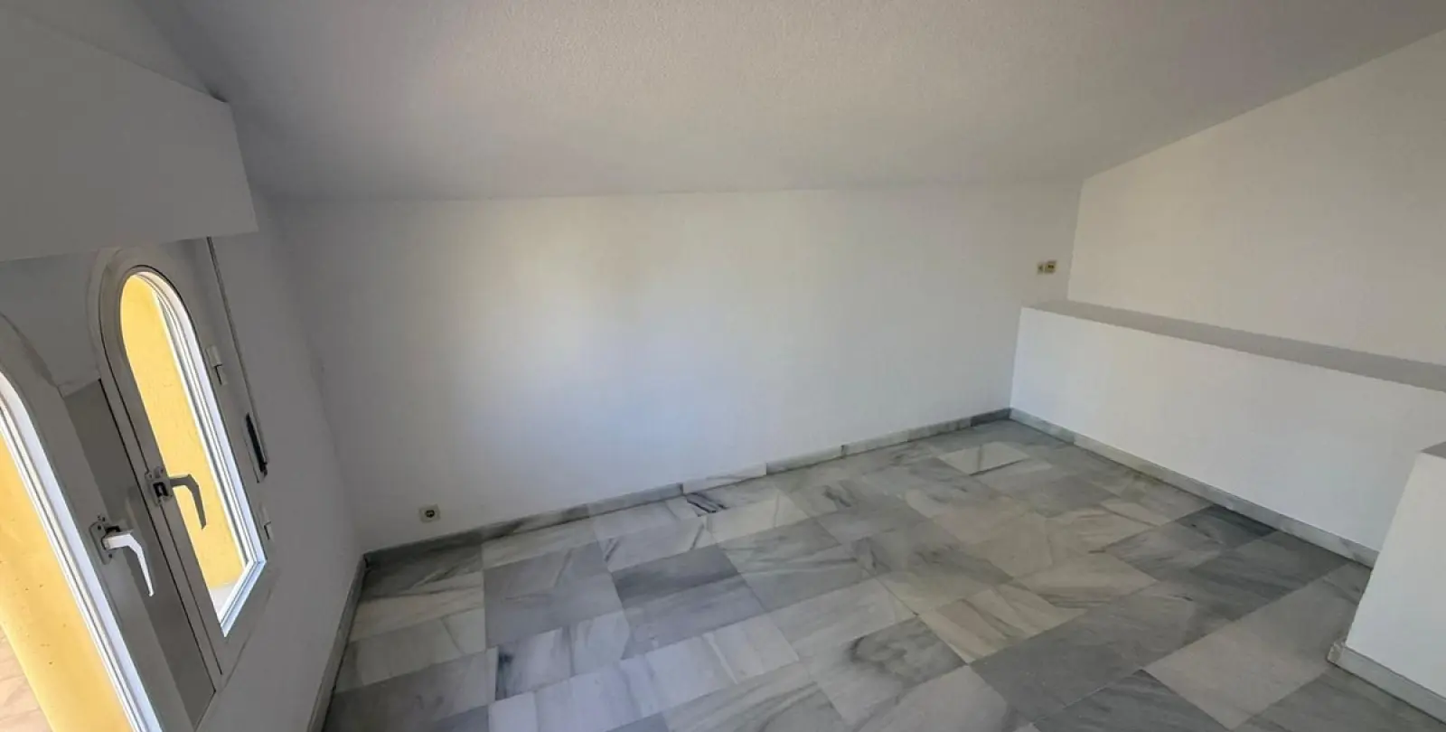 Long-term rent of townhouse in The Golden Mile 7