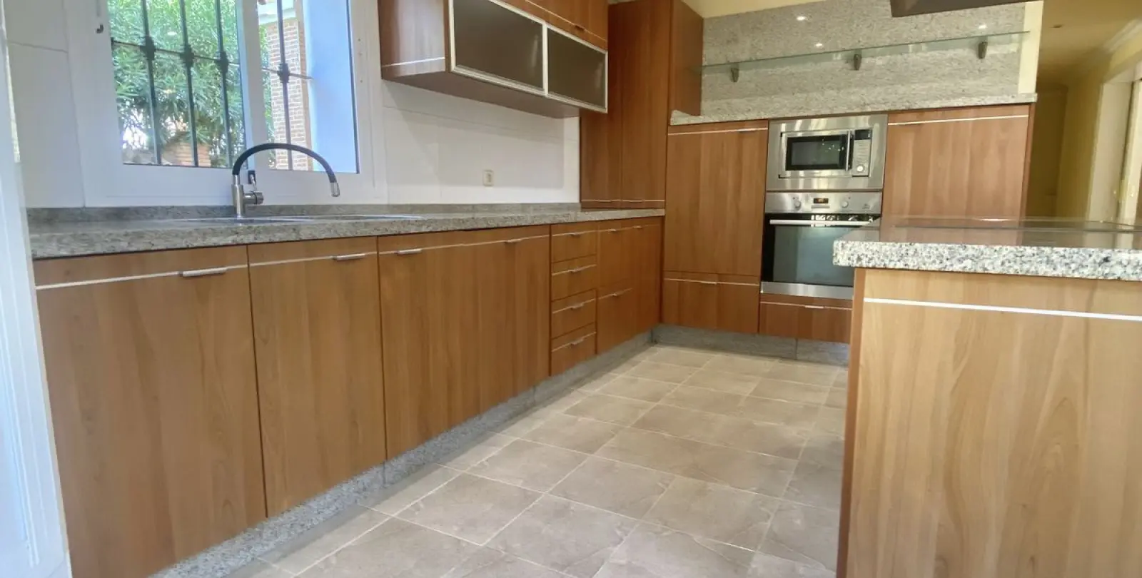 Long-term rent of detached villa in Elviria 7