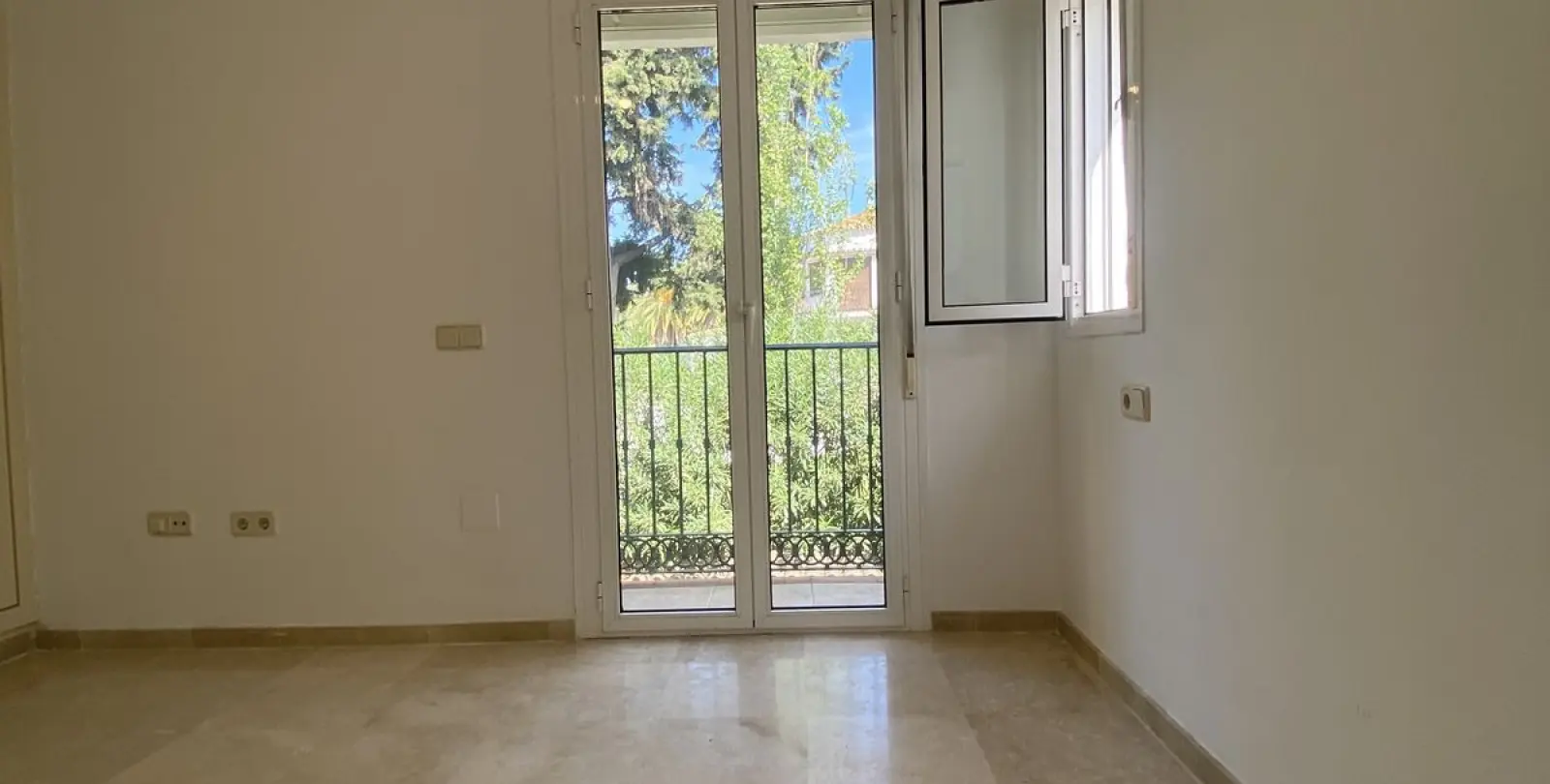Long-term rent of detached villa in Elviria 23