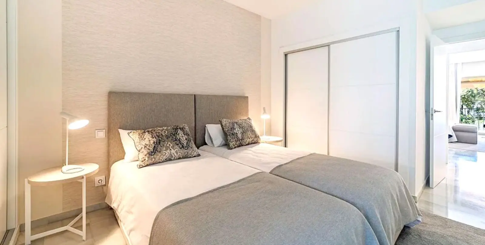 Long-term rent of middle floor apartment in Puerto Banús 9