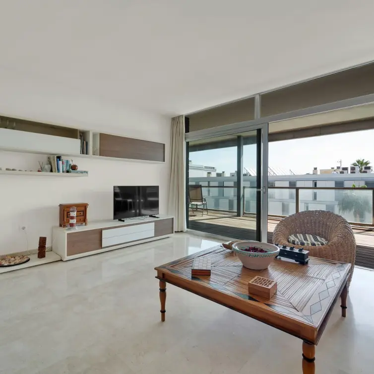 Venta de apartamento en planta media en Manilva