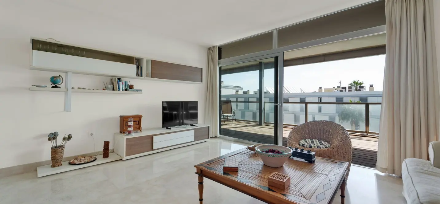 Venta de apartamento en planta media en Manilva 0