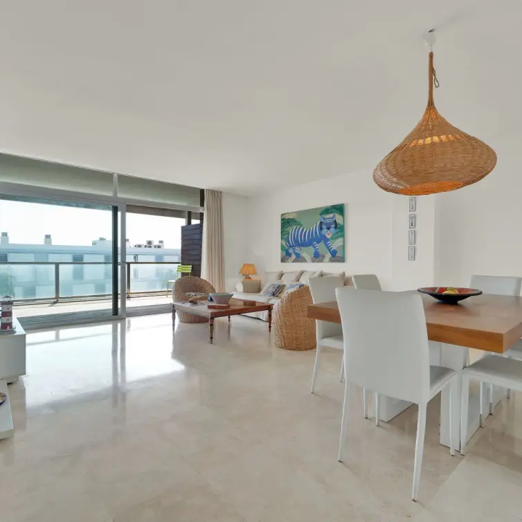 Venta de apartamento en planta media en Manilva