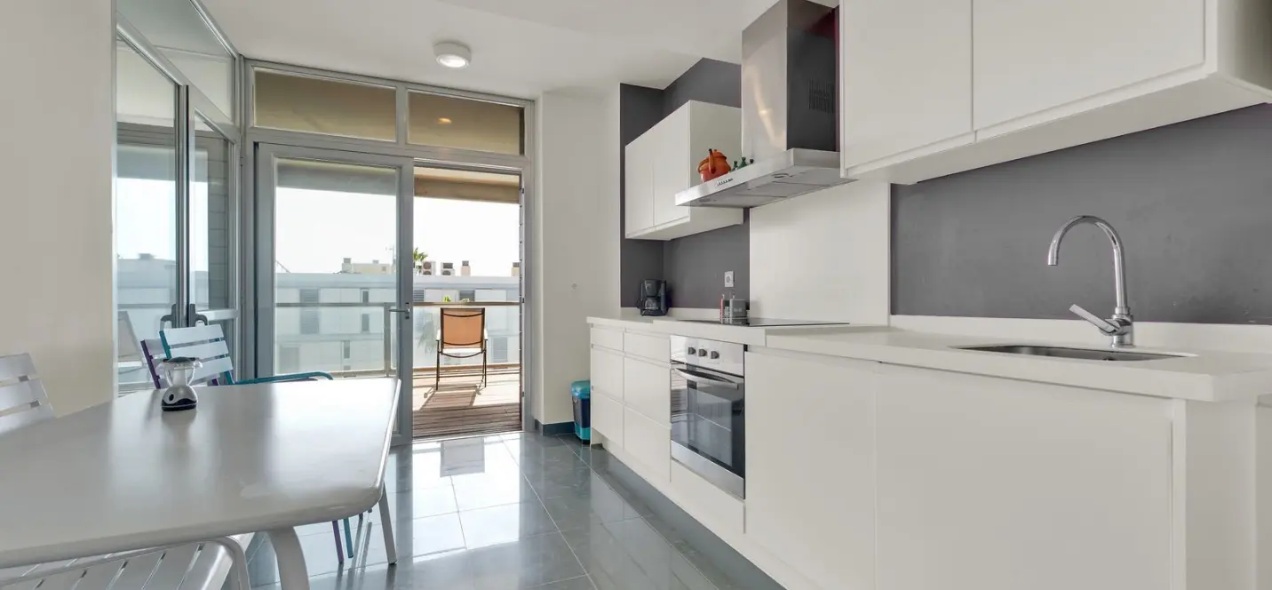 Venta de apartamento en planta media en Manilva 3