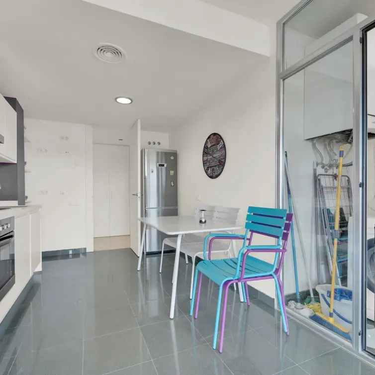 Venta de apartamento en planta media en Manilva