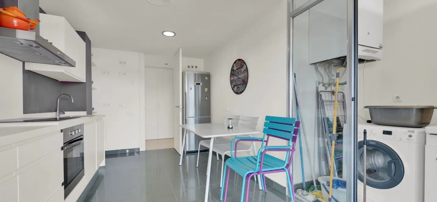Venta de apartamento en planta media en Manilva 4