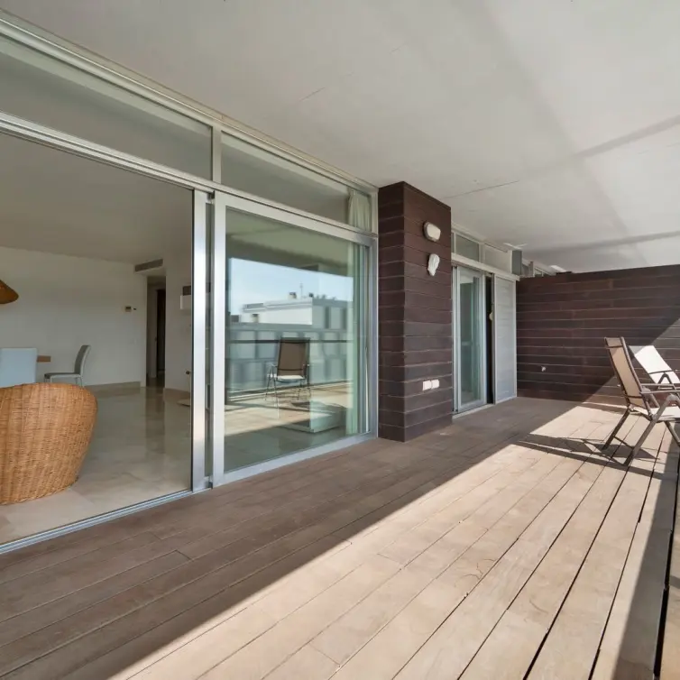 Venta de apartamento en planta media en Manilva