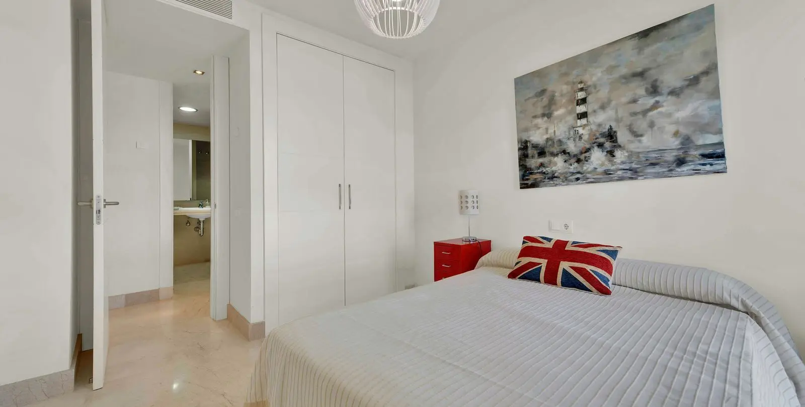 Venta de apartamento en planta media en Manilva 14