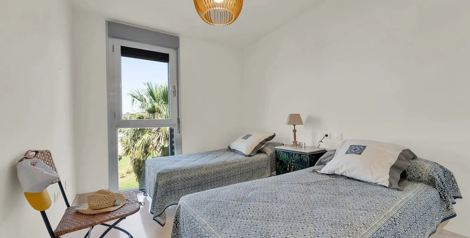 Venta de apartamento en planta media en Manilva 15