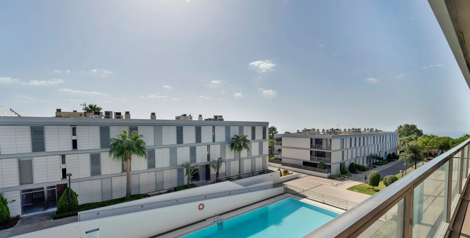 Venta de apartamento en planta media en Manilva 19