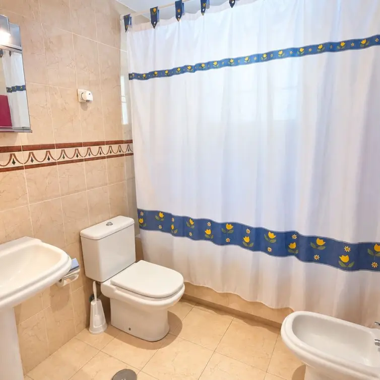 Venta de apartamento en planta media en Estepona