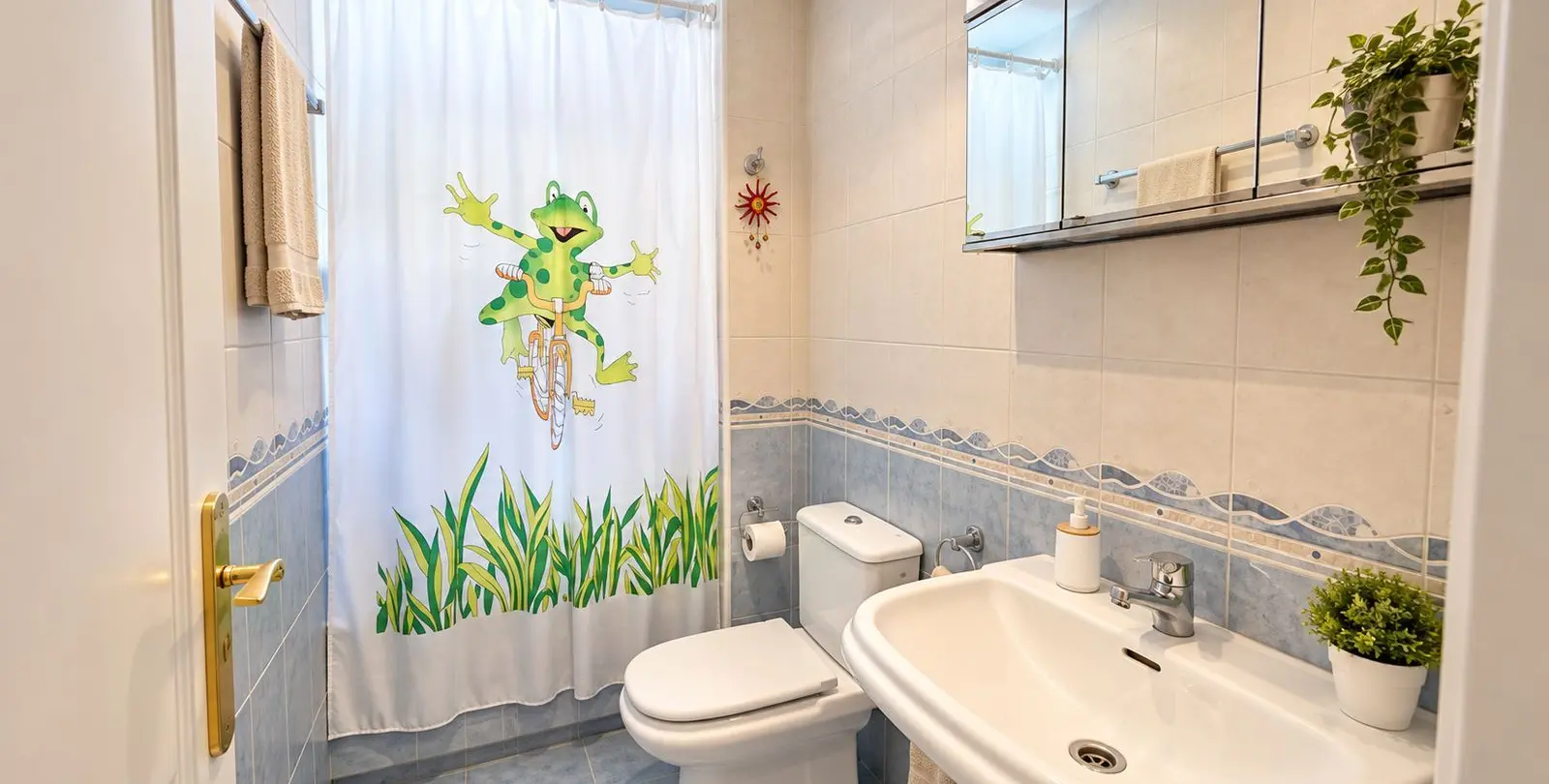 Venta de apartamento en planta media en Estepona 11