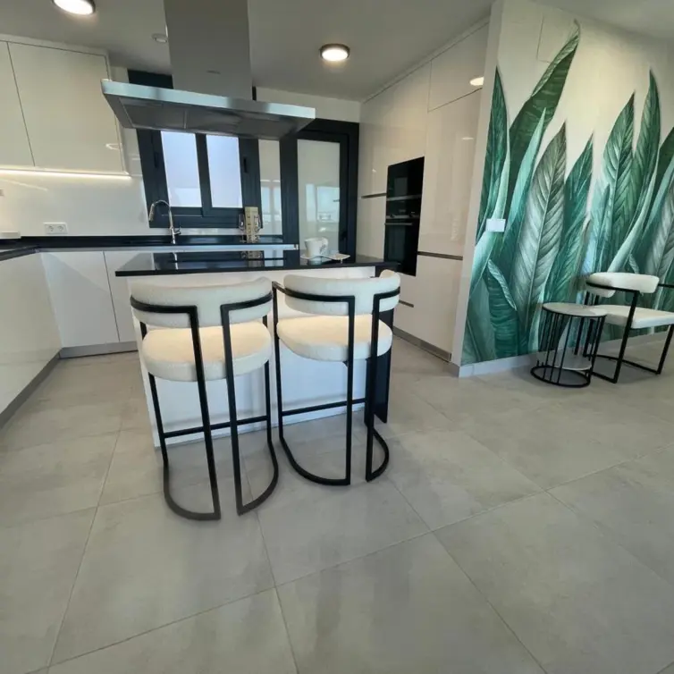 Venta de apartamento en planta media en Estepona