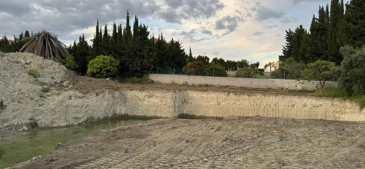 Venta de parcela residencial en New Golden Mile 4