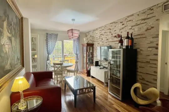 Image 9 thumb