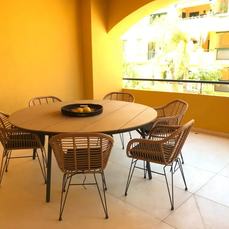 Venta de apartamento en planta media en San Pedro de Alcántara