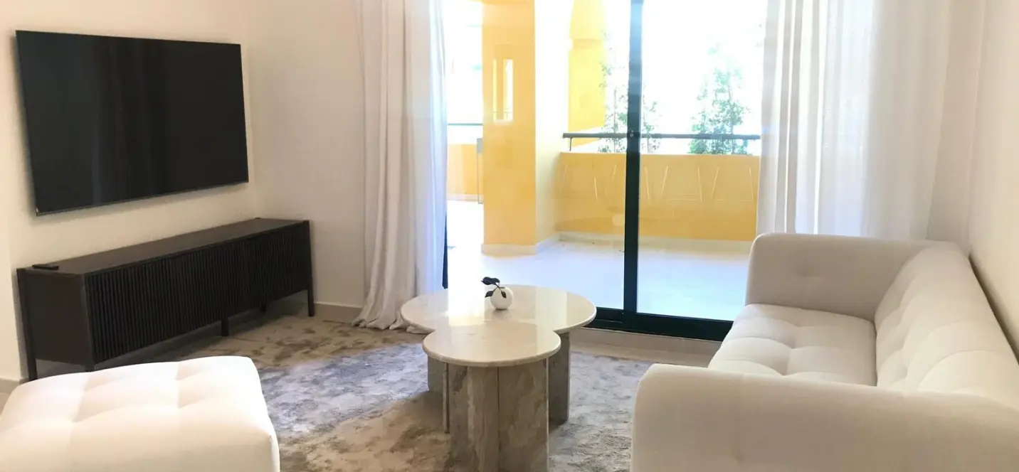 Venta de apartamento en planta media en San Pedro de Alcántara 3