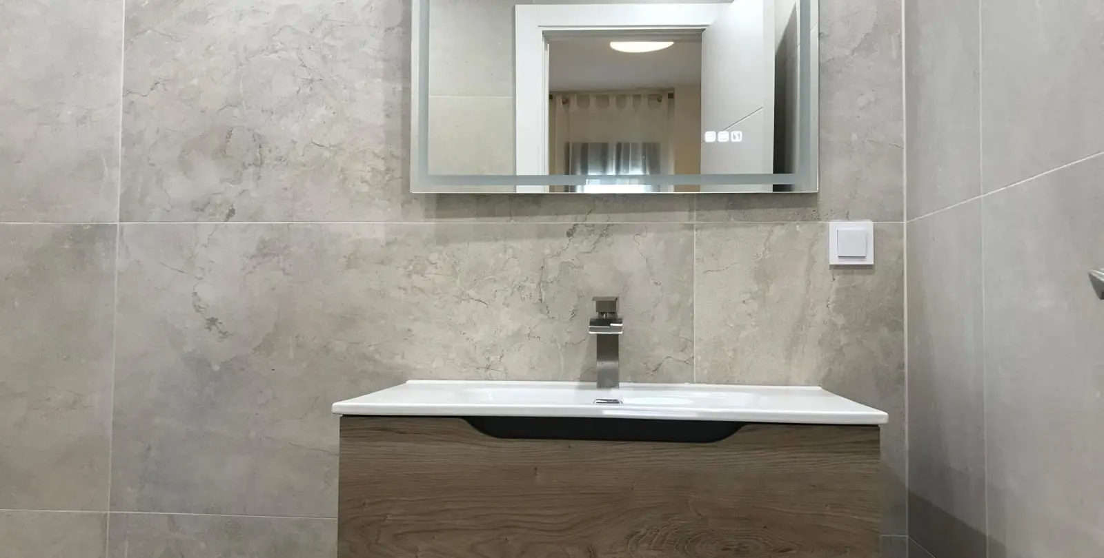 Venta de apartamento en planta media en San Pedro de Alcántara 17