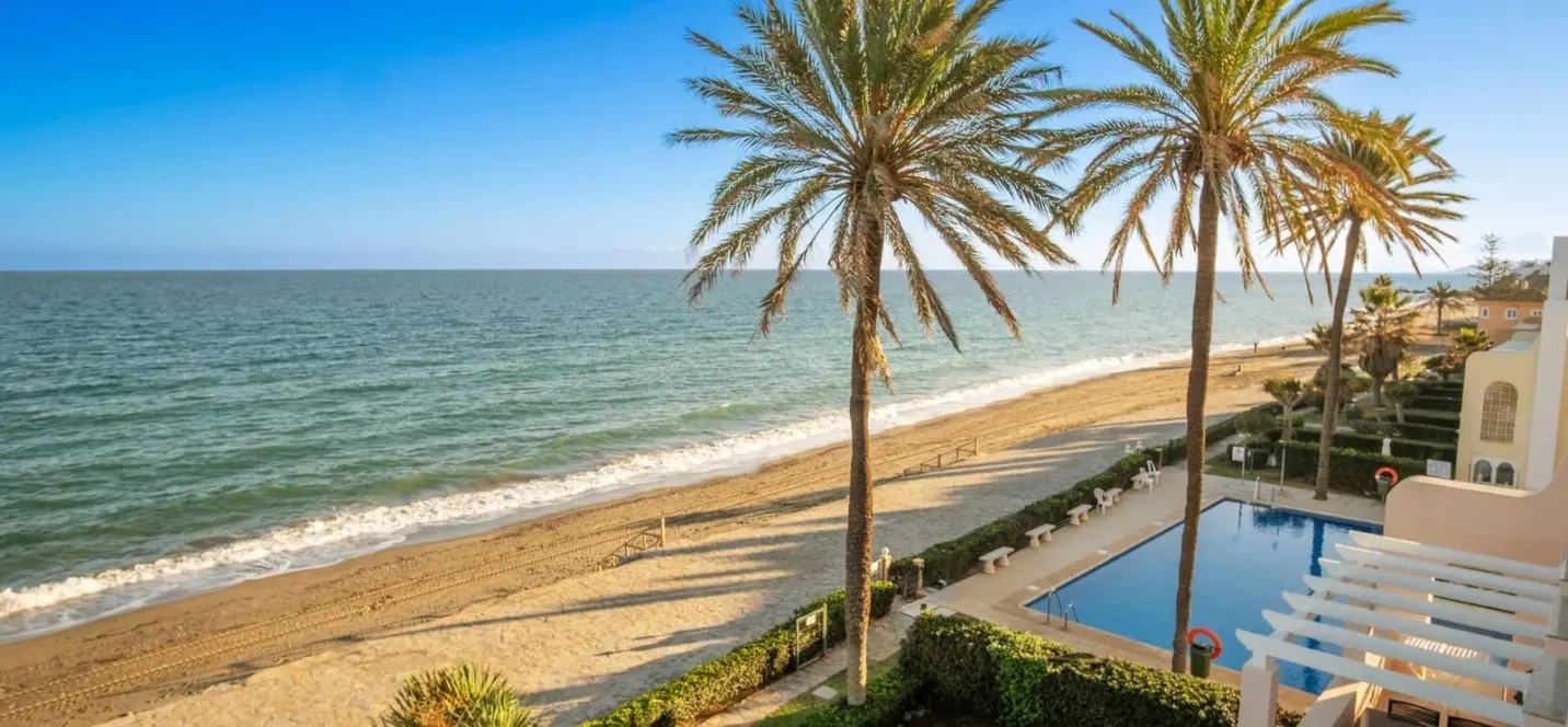 Venta de ático dúplex en Estepona 0