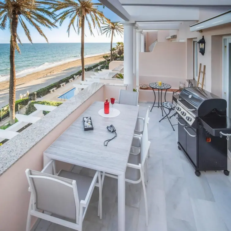 Venta de ático dúplex en Estepona