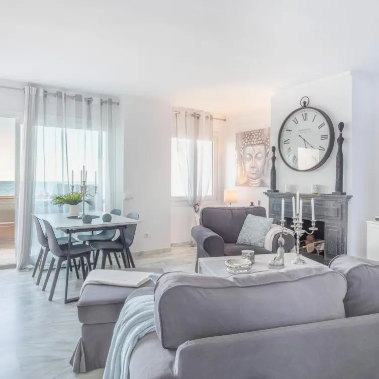 Venta de ático dúplex en Estepona