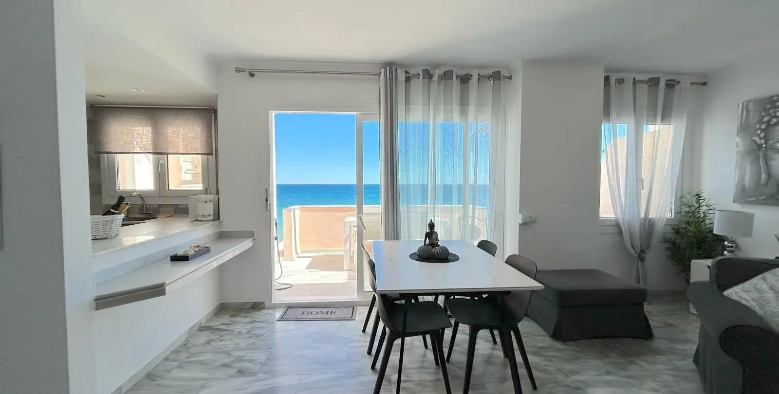 Venta de ático dúplex en Estepona 7