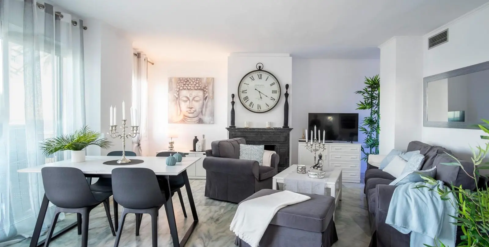 Venta de ático dúplex en Estepona 11