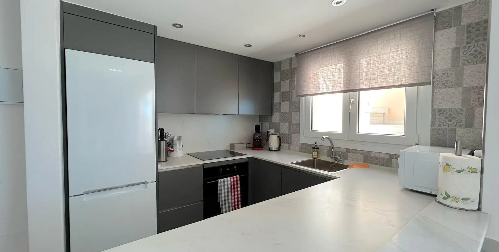 Venta de ático dúplex en Estepona 16