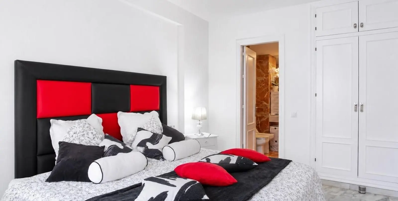 Venta de ático dúplex en Estepona 26