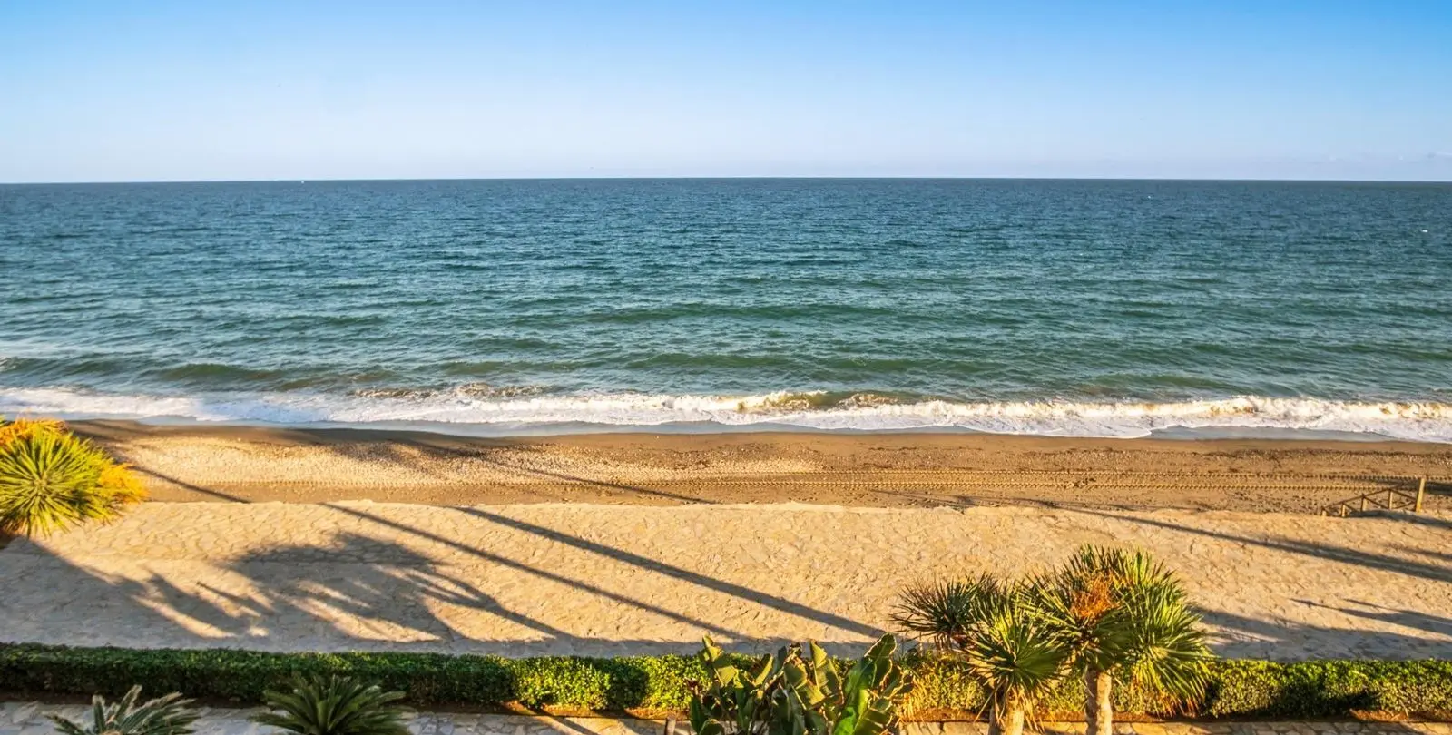 Venta de ático dúplex en Estepona 32