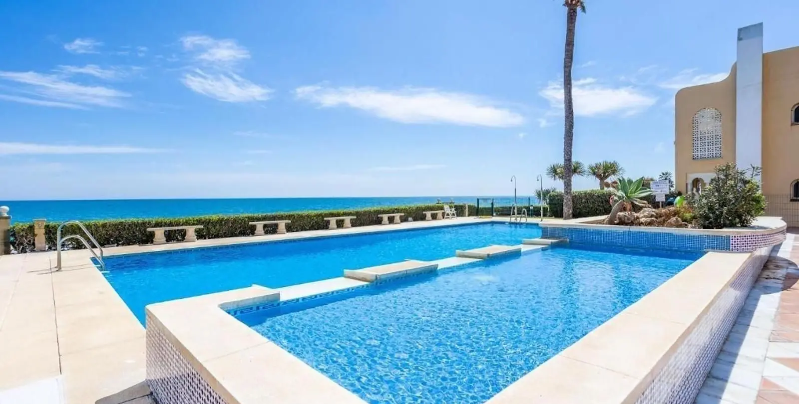 Venta de ático dúplex en Estepona 39