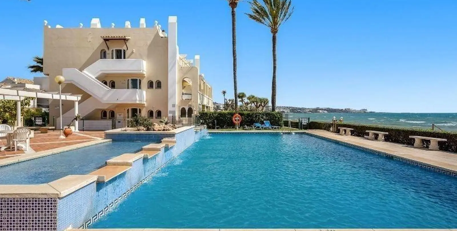 Venta de ático dúplex en Estepona 40