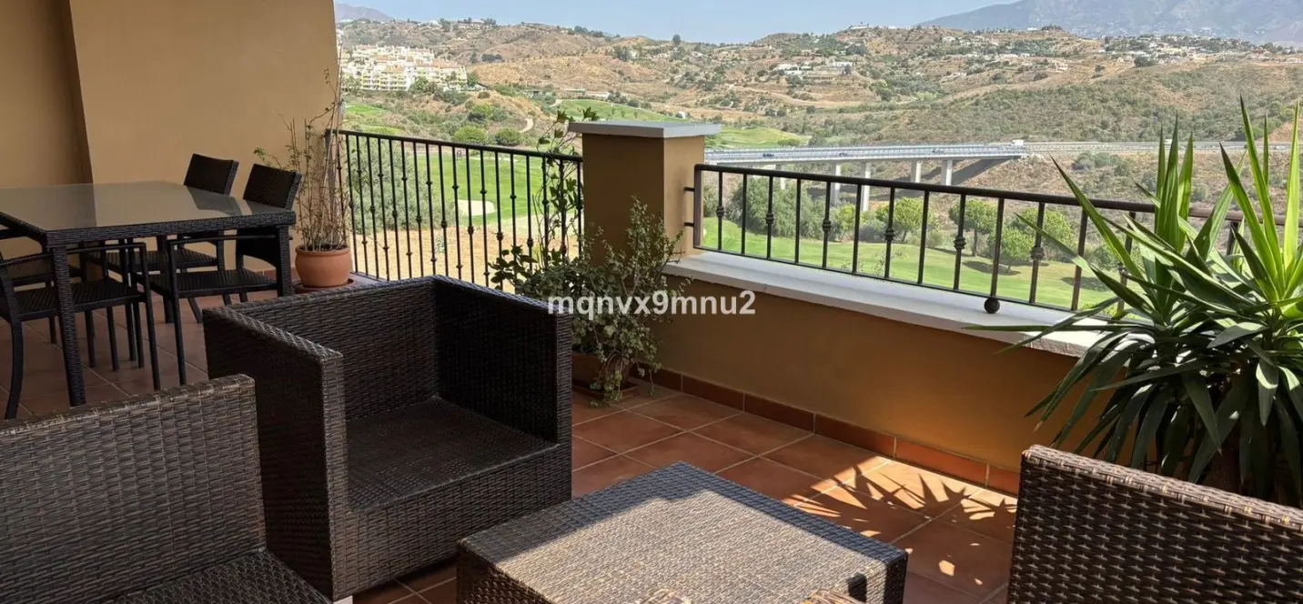 Продажа апартаментов на среднем этаже в La Cala de Mijas 1