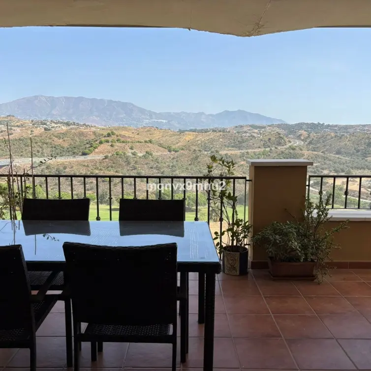 Продажа апартаментов на среднем этаже в La Cala de Mijas