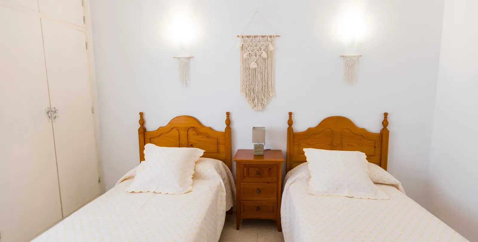 Sale of middle floor apartment in Fuengirola 13