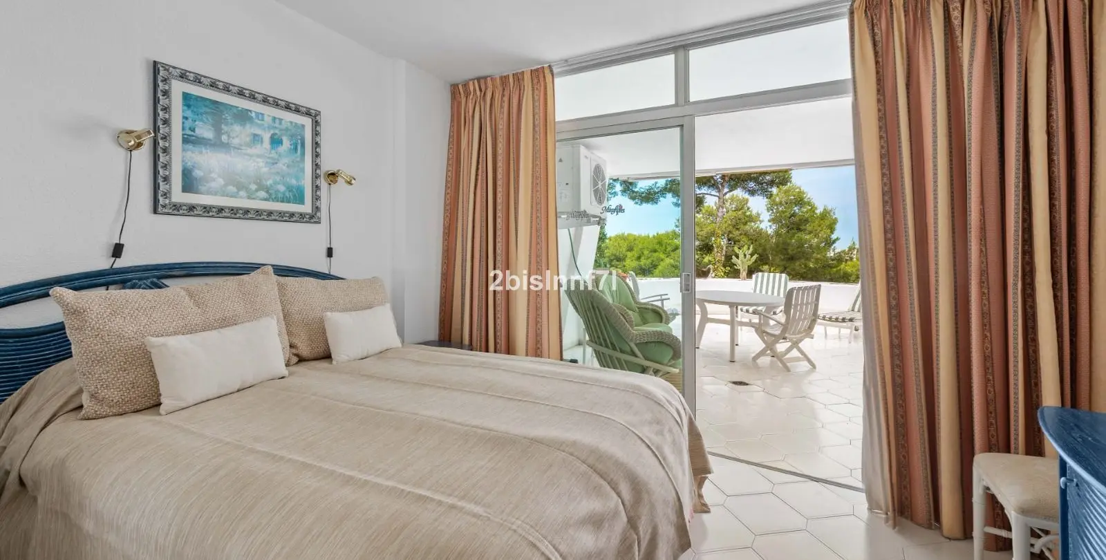 Venta de apartamento en planta media en Miraflores 9