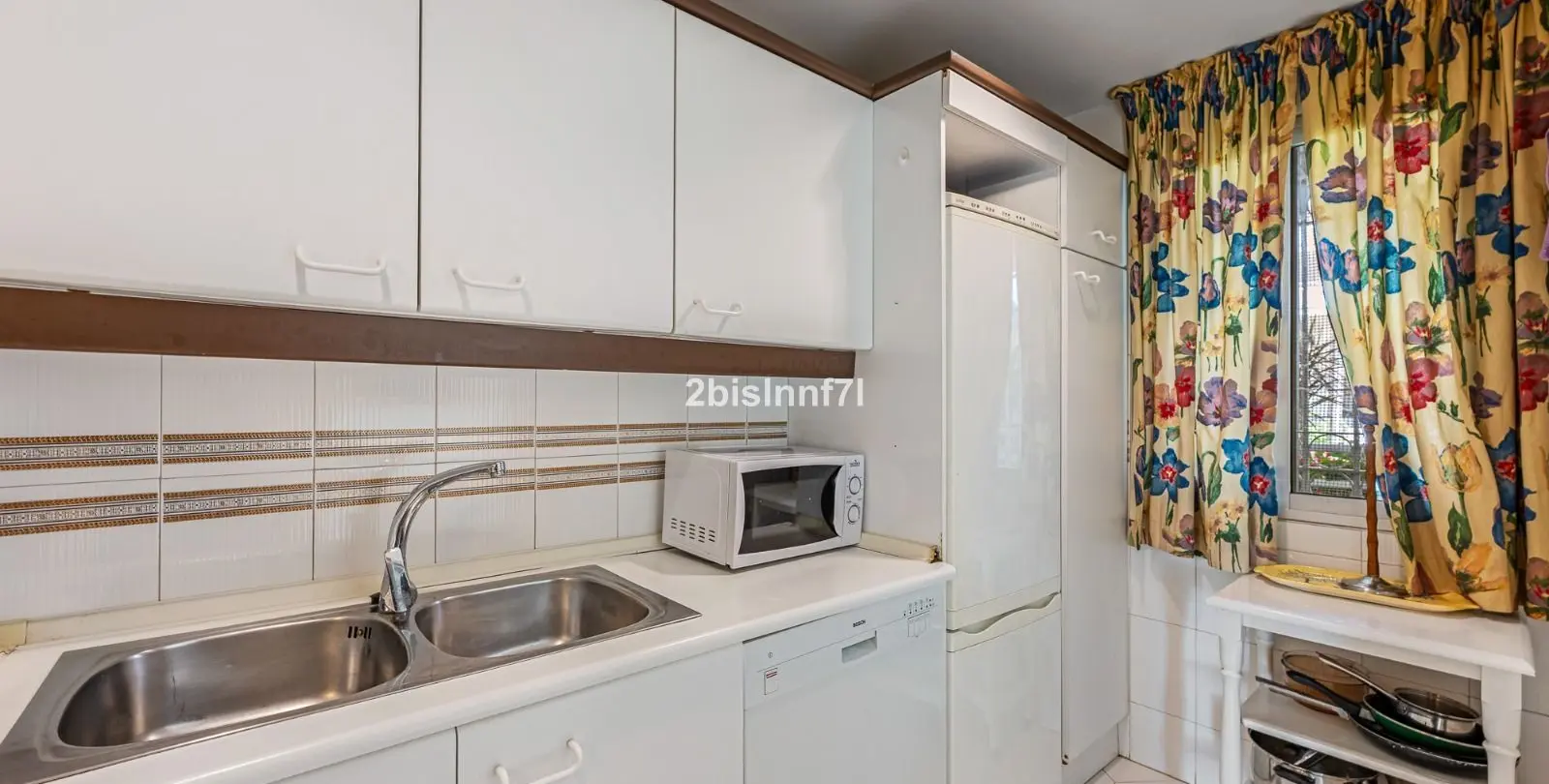 Venta de apartamento en planta media en Miraflores 22