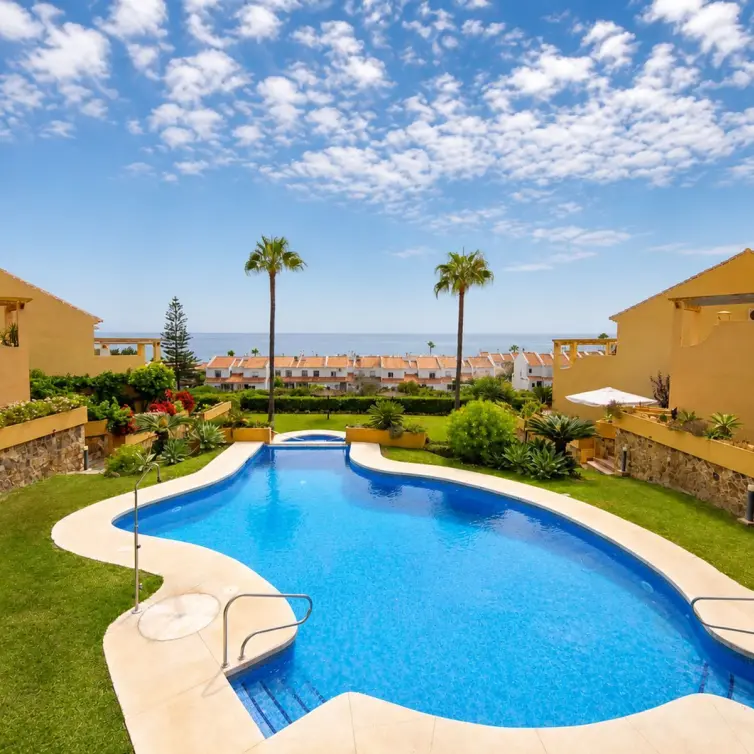 Sale of ground floor apartment in La Duquesa