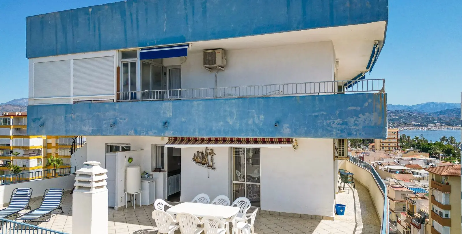 Sale of penthouse in Torre del Mar 1