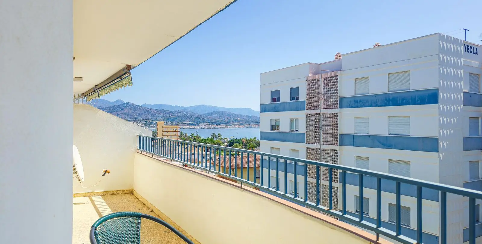 Sale of penthouse in Torre del Mar 20