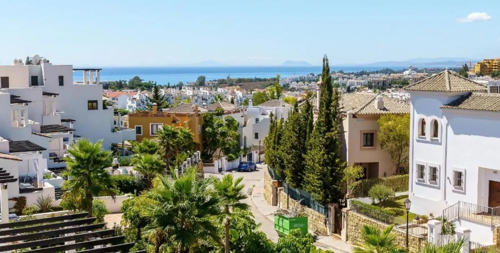Sale of penthouse in Estepona 1