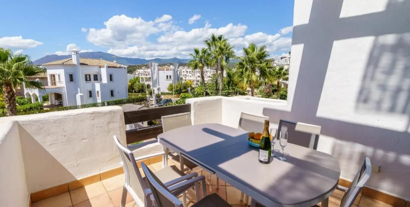 Sale of penthouse in Estepona 5